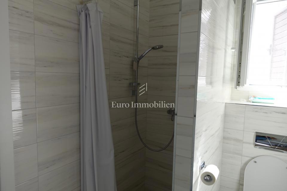 Casa ristrutturata a Podaca vicino alla spiaggia