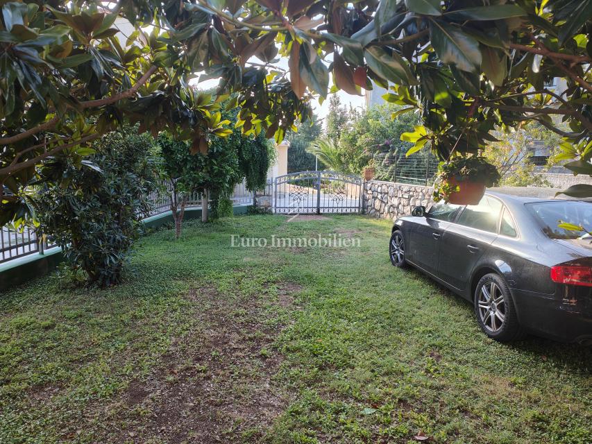 Casa con due appartamenti, a soli 350 metri dal mare!