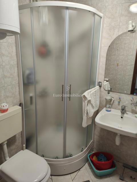 Casa con due appartamenti, a soli 350 metri dal mare!