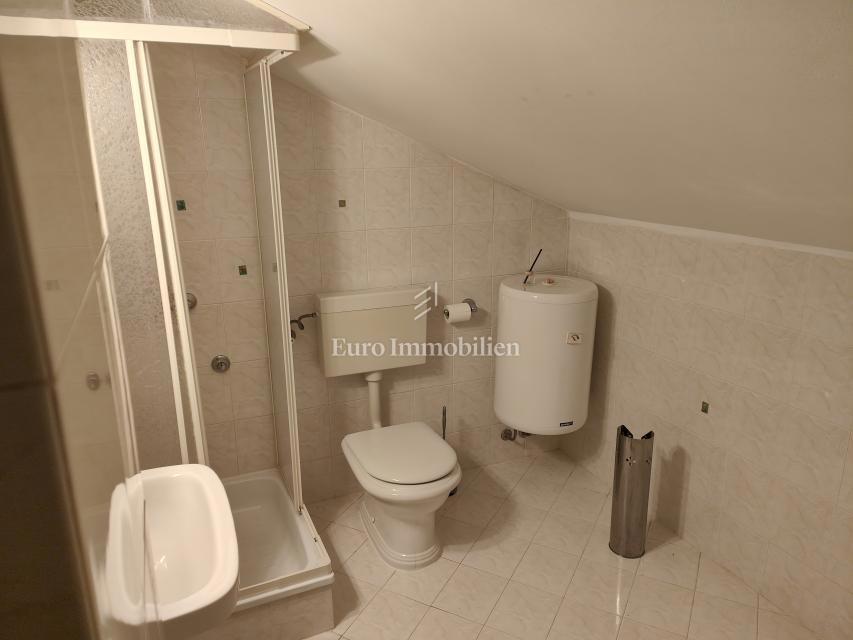 Casa con due appartamenti, a soli 350 metri dal mare!