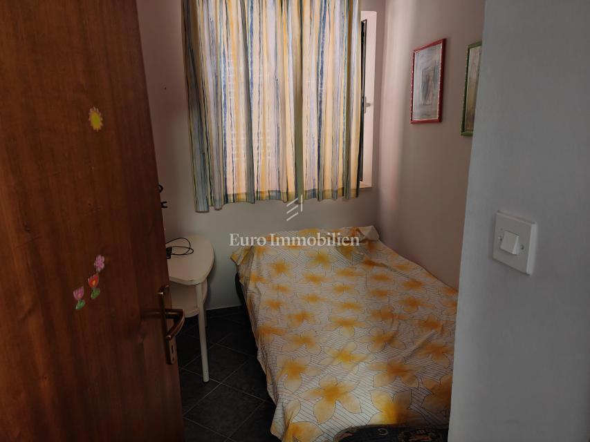 Casa con due appartamenti, a soli 350 metri dal mare!