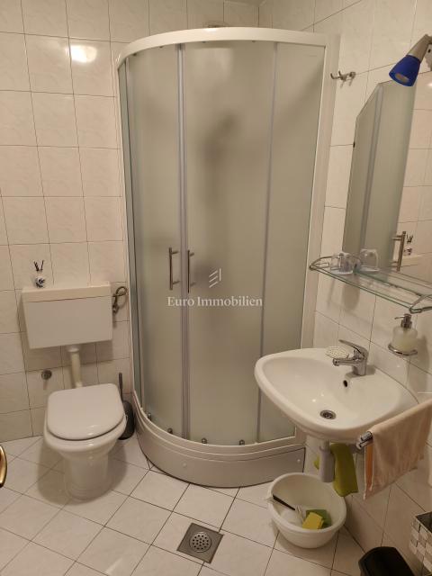 Casa con due appartamenti, a soli 350 metri dal mare!