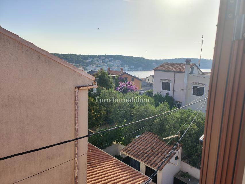 Casa con due appartamenti, a soli 350 metri dal mare!