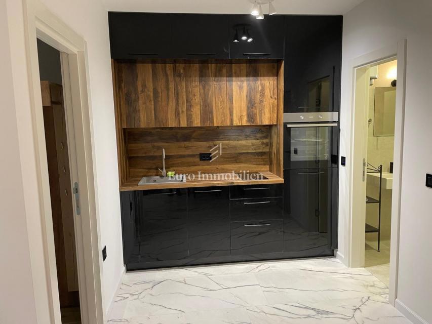 Crikvenica - proprietà con 4 appartamenti