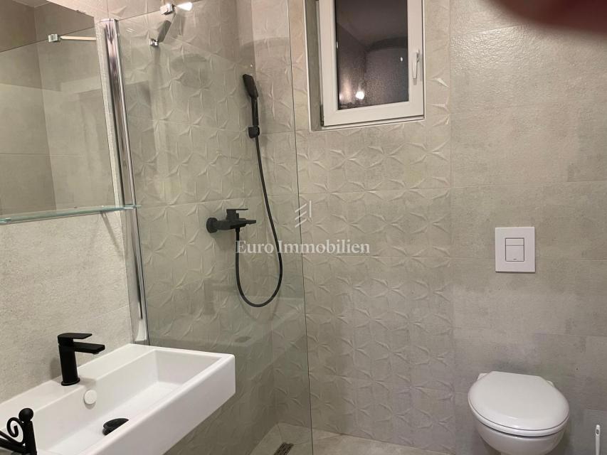 Crikvenica - proprietà con 4 appartamenti