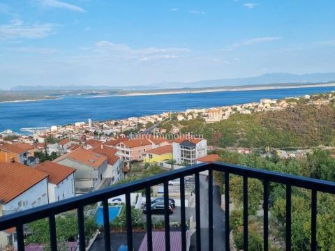 Crikvenica - proprietà con 4 appartamenti