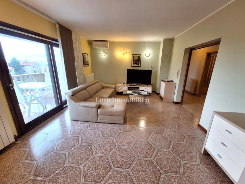 Casa con giardino e piscina in ottima posizione, Krk