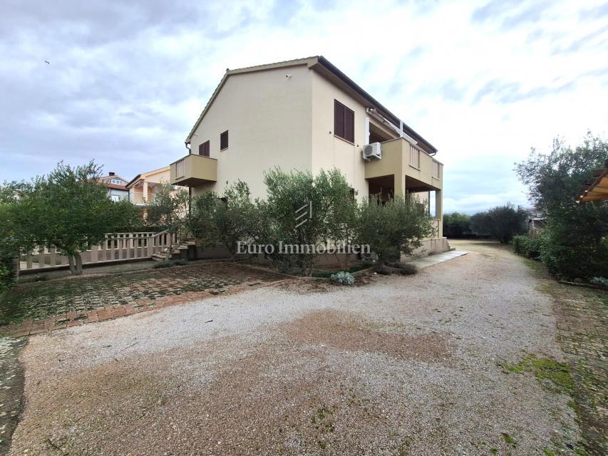 Casa con giardino e piscina in ottima posizione, Krk