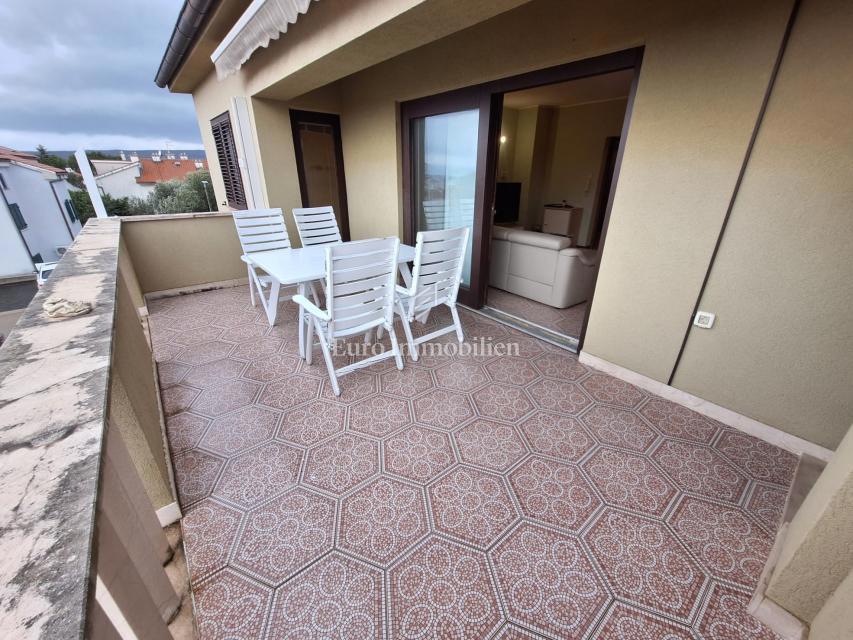 Casa con giardino e piscina in ottima posizione, Krk