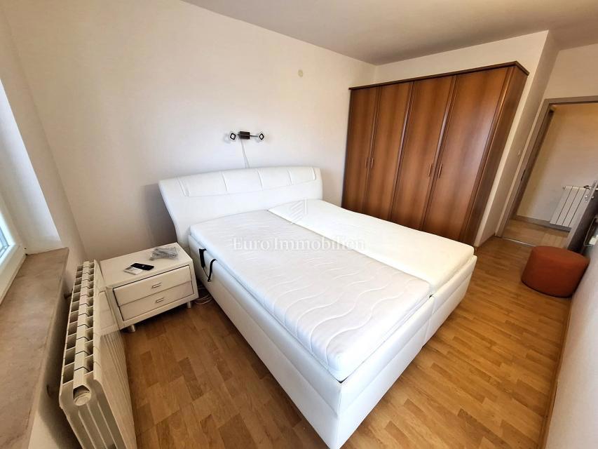 Casa con giardino e piscina in ottima posizione, Krk