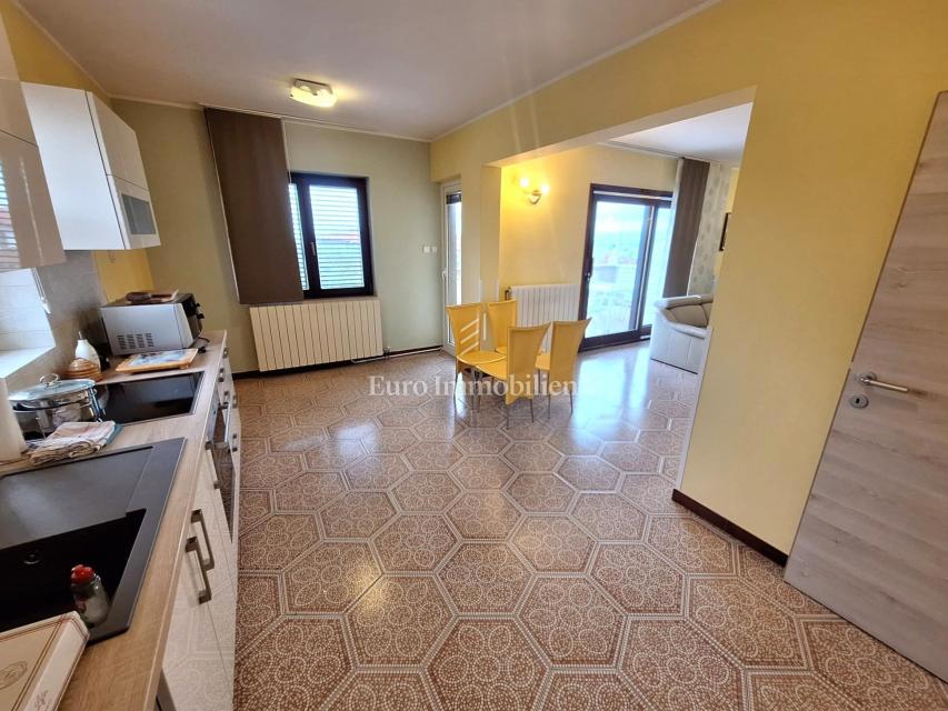 Casa con giardino e piscina in ottima posizione, Krk