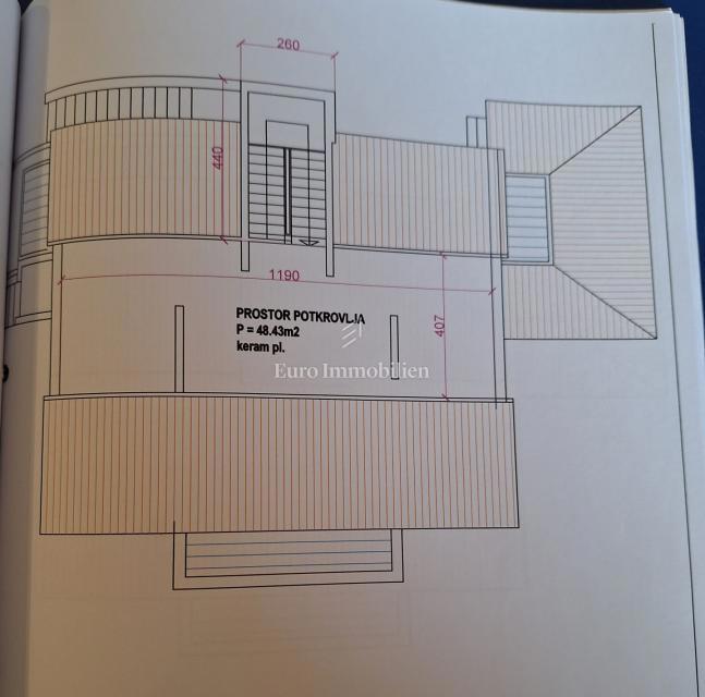 Casa con giardino e piscina in ottima posizione, Krk