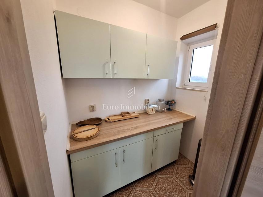 Casa con giardino e piscina in ottima posizione, Krk