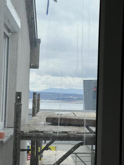 Crikvenica, appartamento con ampia terrazza e vista mare