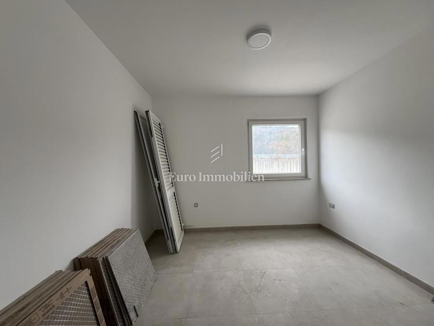 Crikvenica, appartamento con ampia terrazza e vista mare