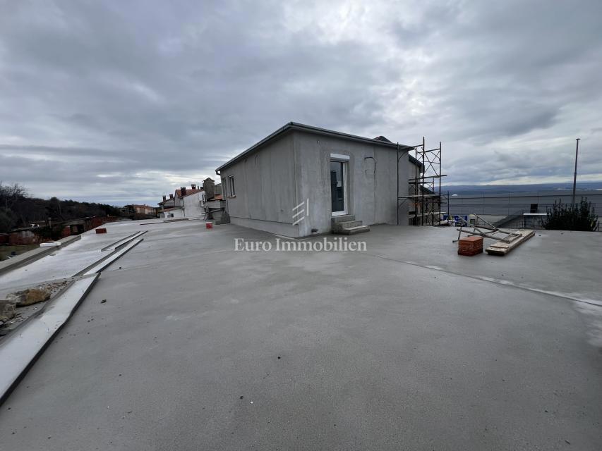 Crikvenica, appartamento con ampia terrazza e vista mare