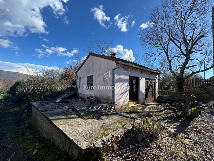 Istria - casa con ampio giardino e dependance