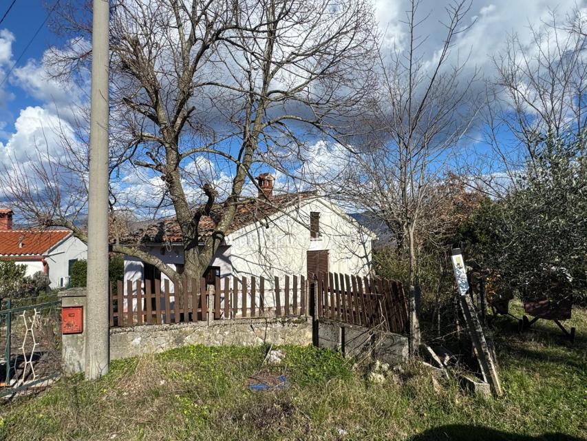 Istria - casa con ampio giardino e dependance