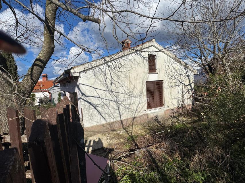 Istria - casa con ampio giardino e dependance