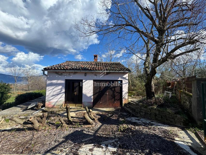 Istria - casa con ampio giardino e dependance