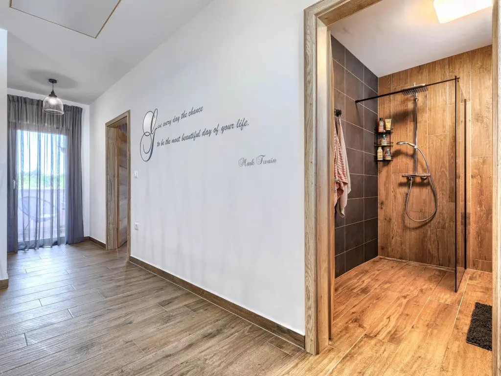 Istria, Albiona - casa moderna con piscina