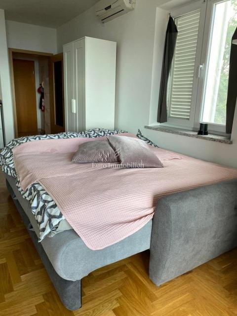 Dramalj - appartamento con vista mare in posizione tranquilla