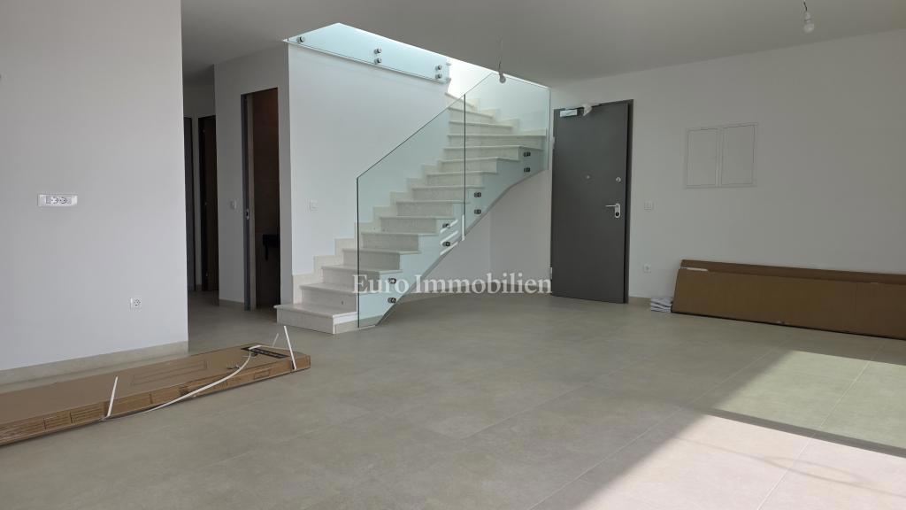 Attico con terrazza sul tetto e vista mare - Zara, Borik