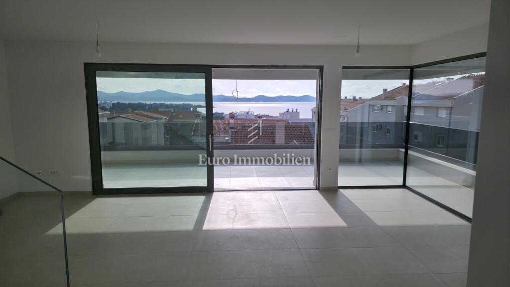 Attico con terrazza sul tetto e vista mare - Zara, Borik