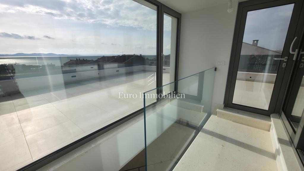 Attico con terrazza sul tetto e vista mare - Zara, Borik