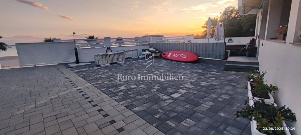 Vir - Appartamento in prima fila sul mare