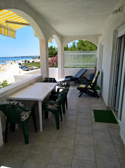 Vir - Appartamento in prima fila sul mare