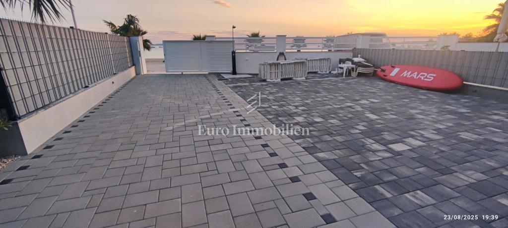 Vir - Appartamento in prima fila sul mare