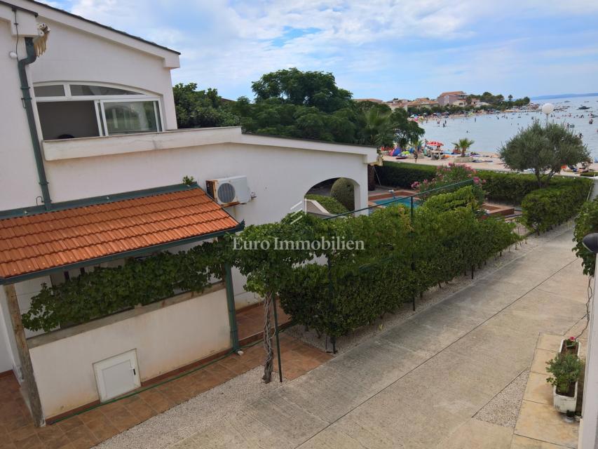 Vir - Appartamento in prima fila sul mare