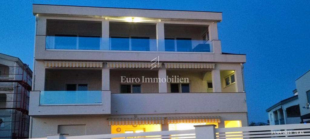 Vir - Appartamento in prima fila sul mare