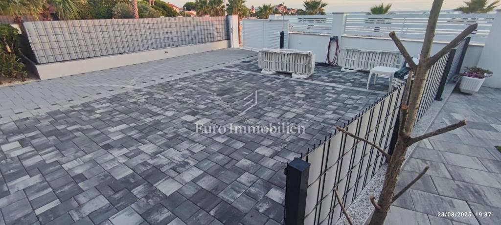 Vir - Appartamento in prima fila sul mare