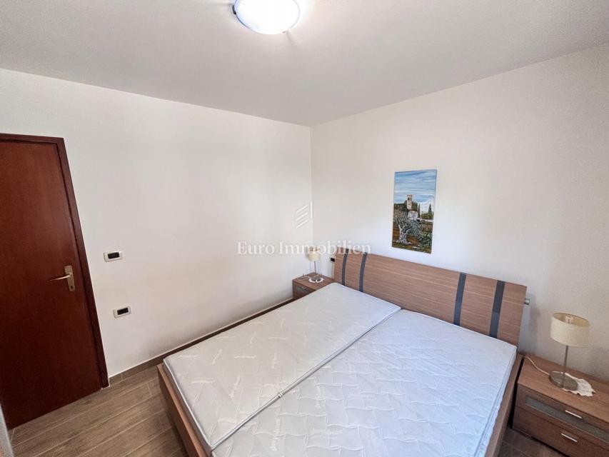 Novigrad - appartamento con giardino a 500 metri dal mare