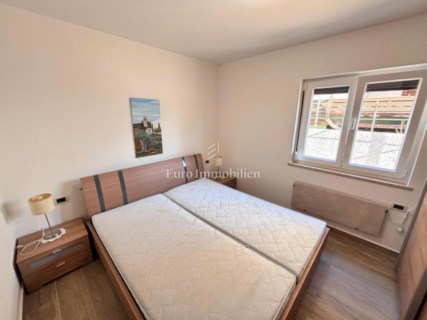 Novigrad - appartamento con giardino a 500 metri dal mare