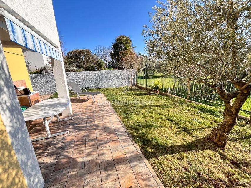 Novigrad - appartamento con giardino a 500 metri dal mare