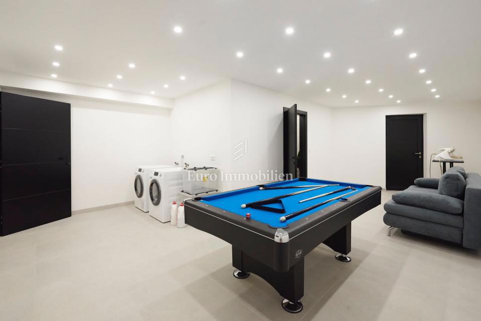 Villa mozzafiato con vista sul mare e piscina riscaldata, Trogir