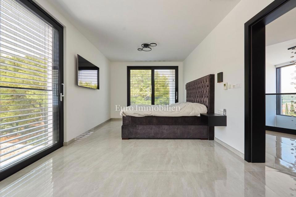 Villa mozzafiato con vista sul mare e piscina riscaldata, Trogir