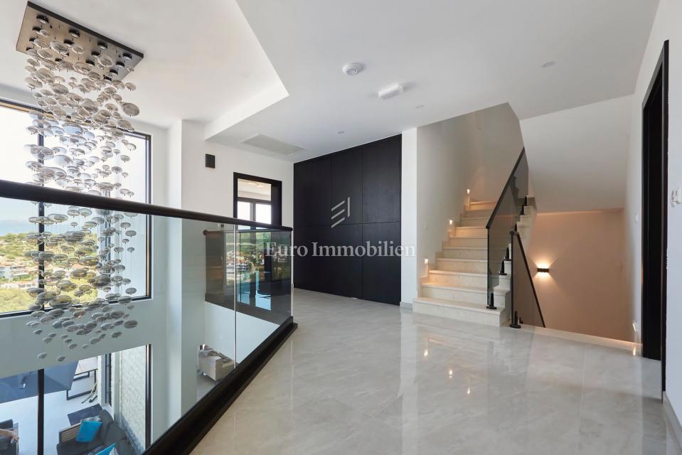 Villa mozzafiato con vista sul mare e piscina riscaldata, Trogir