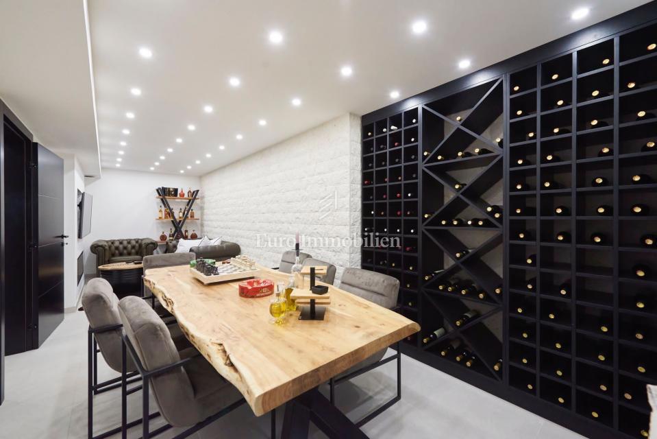 Villa mozzafiato con vista sul mare e piscina riscaldata, Trogir