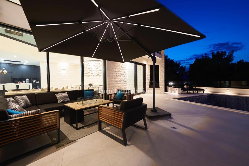 Villa mozzafiato con vista sul mare e piscina riscaldata, Trogir