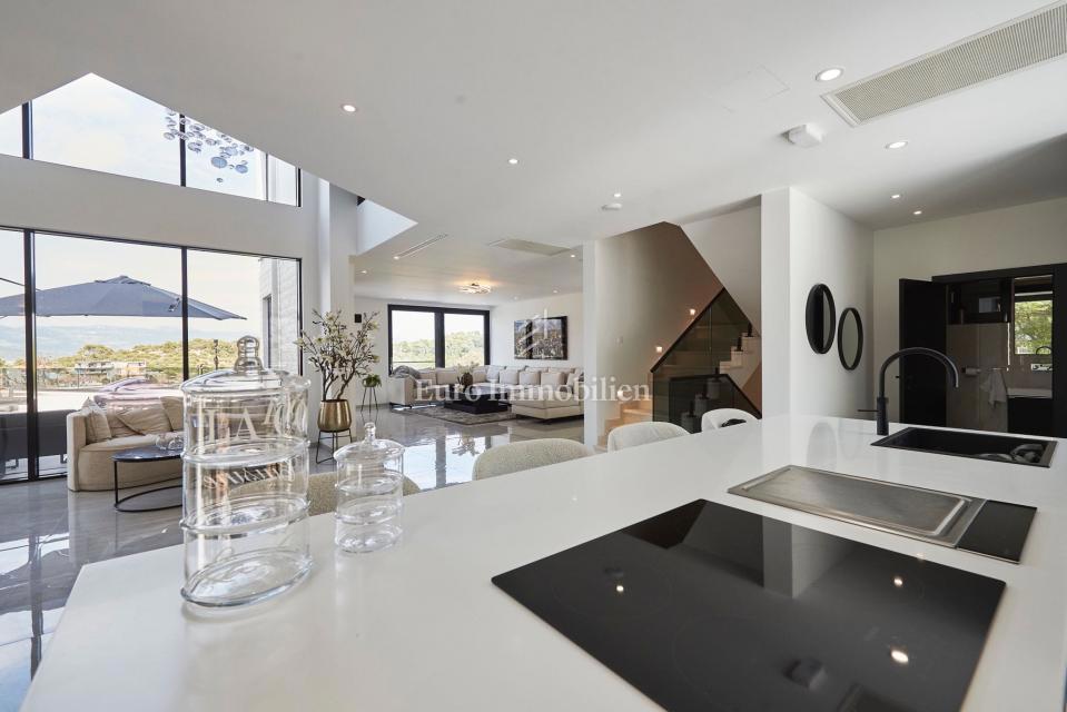 Villa mozzafiato con vista sul mare e piscina riscaldata, Trogir