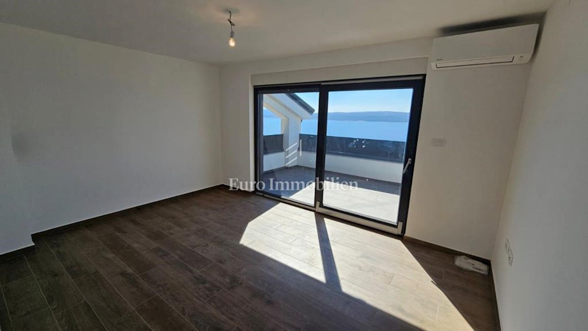 Duplex apartment with sea view, Dramalj