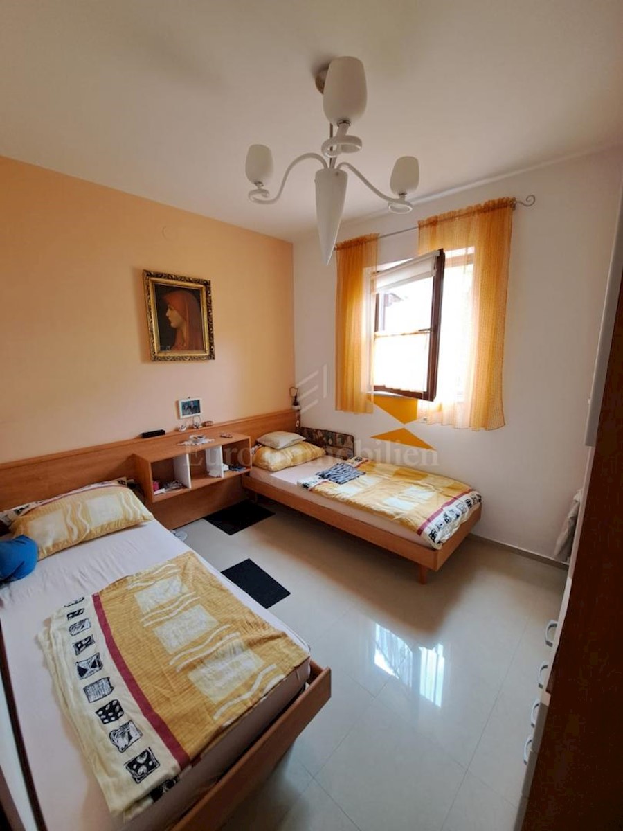 Three-bedroom apartment near the sea, island of Krk