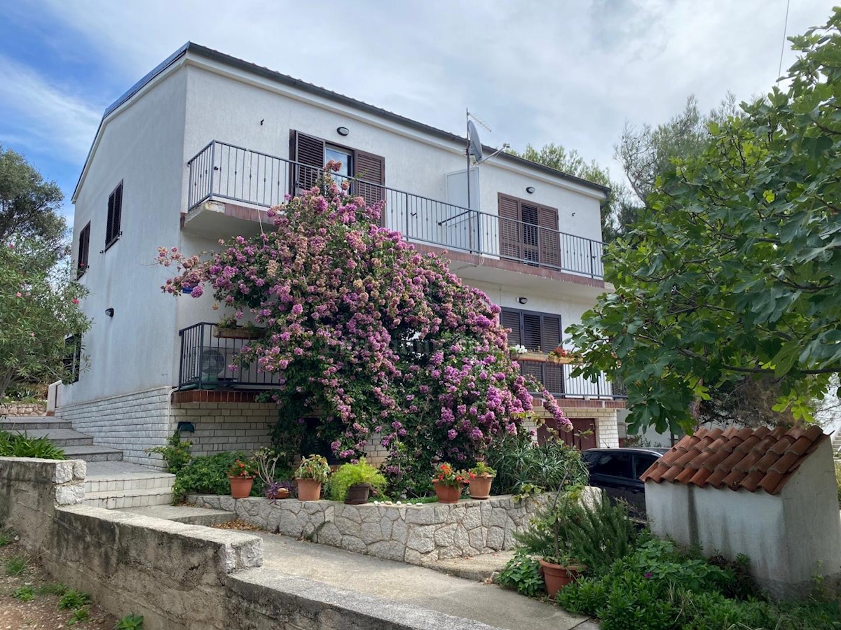 House first row to the sea, Mali Lošinj