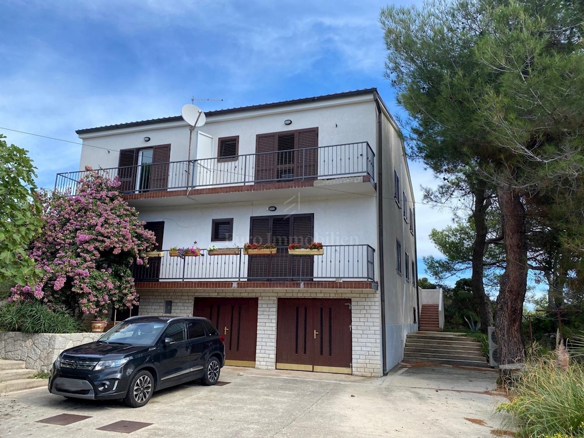 House first row to the sea, Mali Lošinj