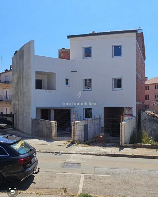 Apartment on the first floor near the center of Pula - under construction