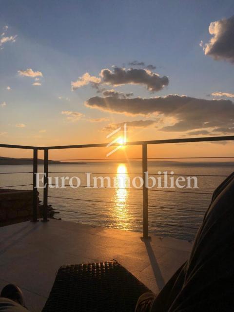 Casa moderna, prima fila al mare vicino a Senj